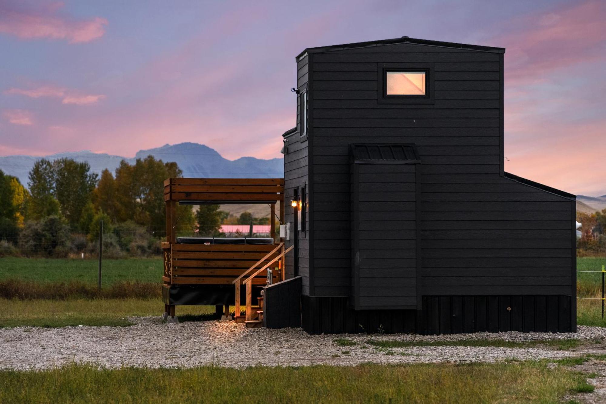 Modern Tiny Cabin, With Hot Tub In Choteau Mt Exterior foto